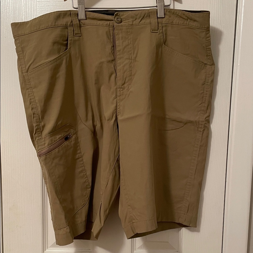 Eddie Bauer Men's Brown Cargo Shorts
